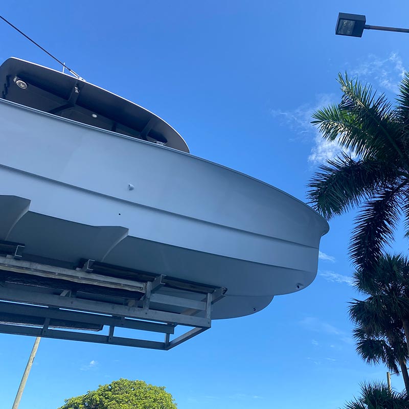 HammerCat 35 running offshore